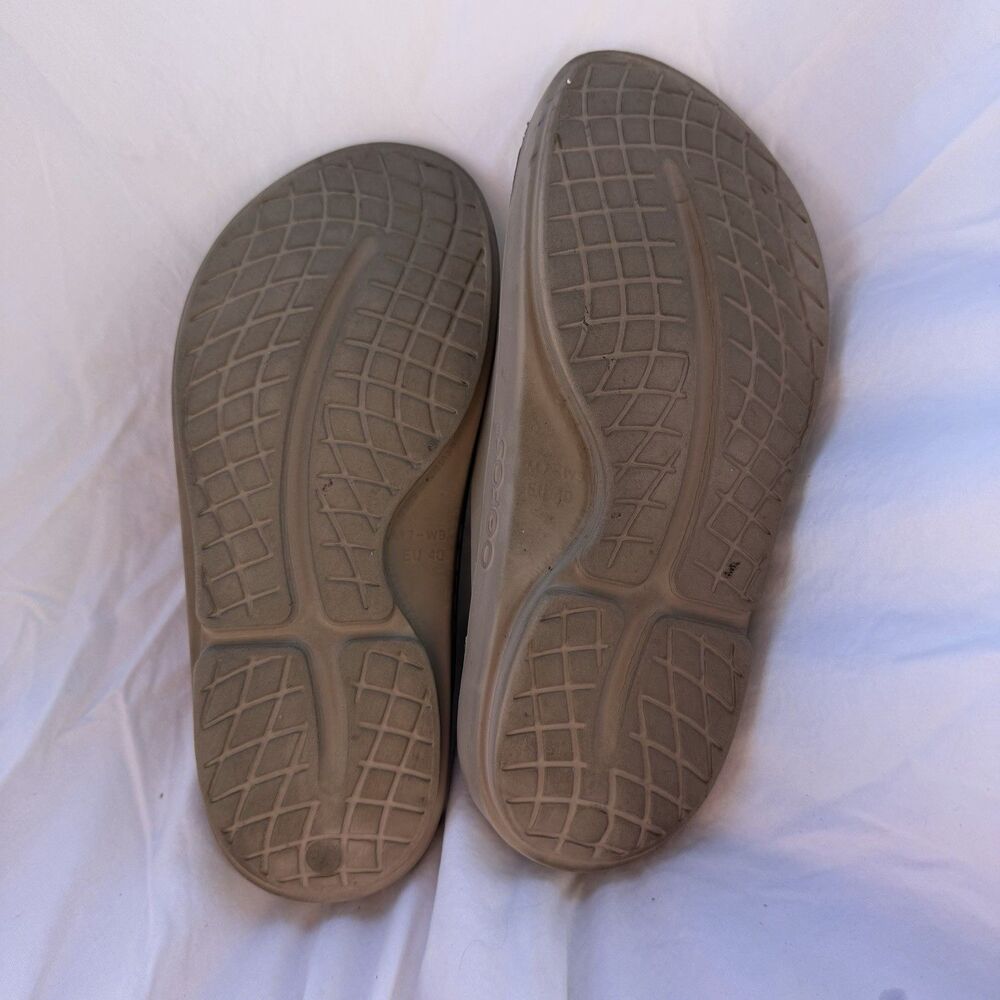 Oofos Ooahh Women's Size 9 Recovery Slip On Slide Sandals Beige - Picture 3 of 4
